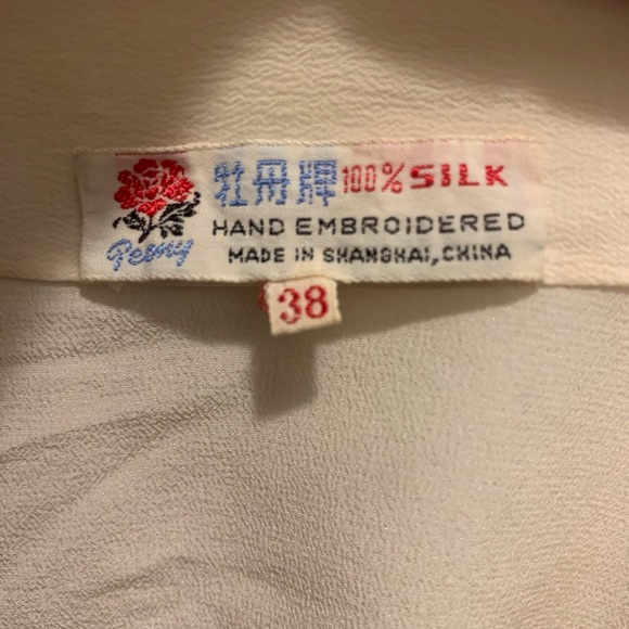 100% Silk Hand Embroidered Vintage Blouse Size Small 60s - Picture 2 of 11